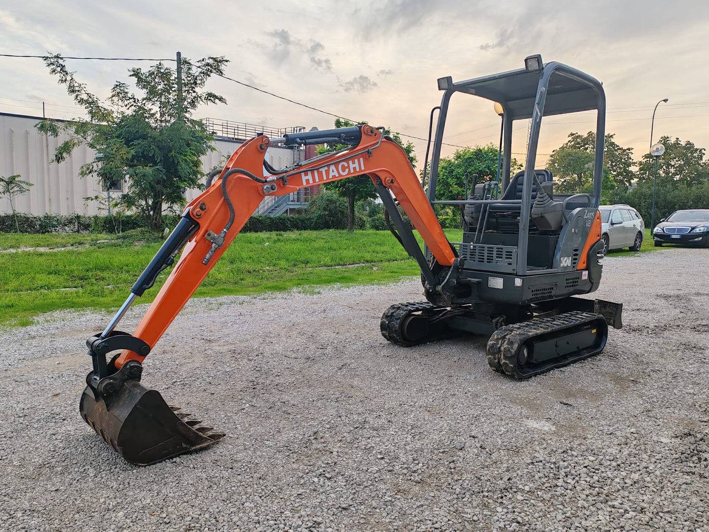 Miniescavatore fiat hitachi zasix 18 Venduto